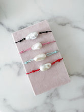 Load image into Gallery viewer, Baroque Pearl bracelet