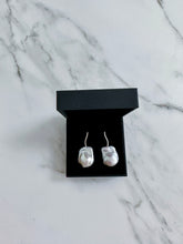 Load image into Gallery viewer, Baroque Pearl Wave Earrings