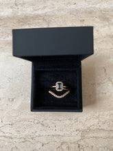 Load image into Gallery viewer, Full Bloom London Blue Topaz ring