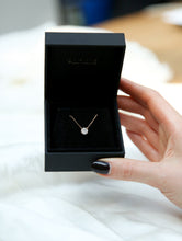 Load image into Gallery viewer, Florence Cluster Necklace