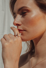 Load image into Gallery viewer, Valkiers Papillon ring