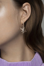 Load image into Gallery viewer, Single Antwerp Star Gold Earring