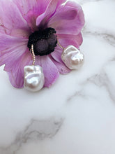 Load image into Gallery viewer, Baroque Pearl Wave Earrings