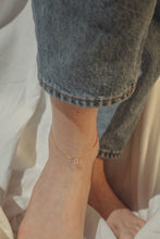 Load image into Gallery viewer, Valkiers Diamond Letter Anklet